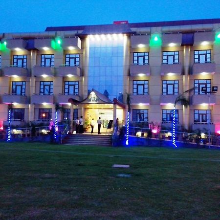 Le Grand Regency Hotel Greater Noida Bagian luar foto