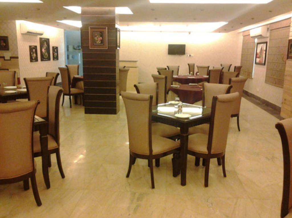 Le Grand Regency Hotel Greater Noida Bagian luar foto