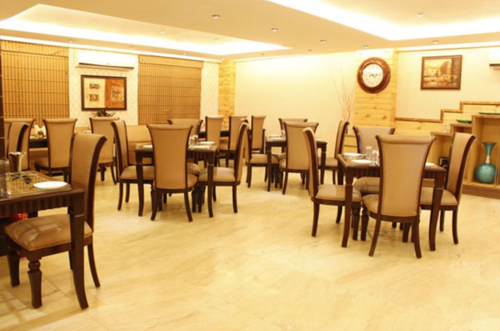 Le Grand Regency Hotel Greater Noida Bagian luar foto