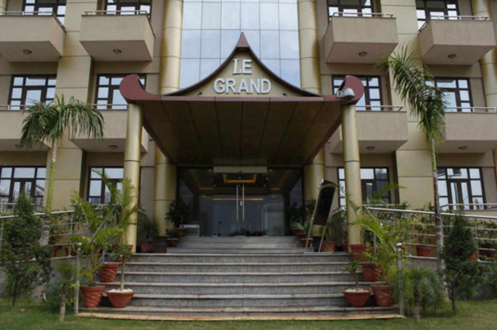 Le Grand Regency Hotel Greater Noida Bagian luar foto