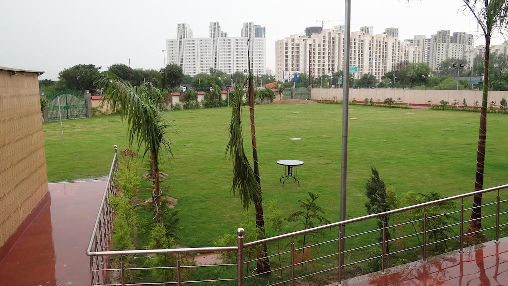 Le Grand Regency Hotel Greater Noida Bagian luar foto