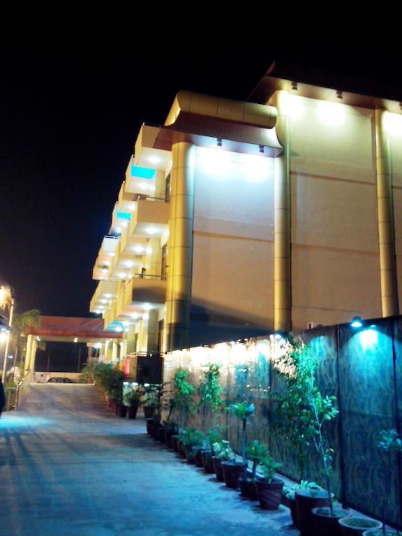 Le Grand Regency Hotel Greater Noida Bagian luar foto