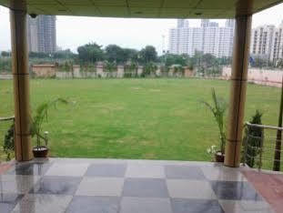Le Grand Regency Hotel Greater Noida Bagian luar foto